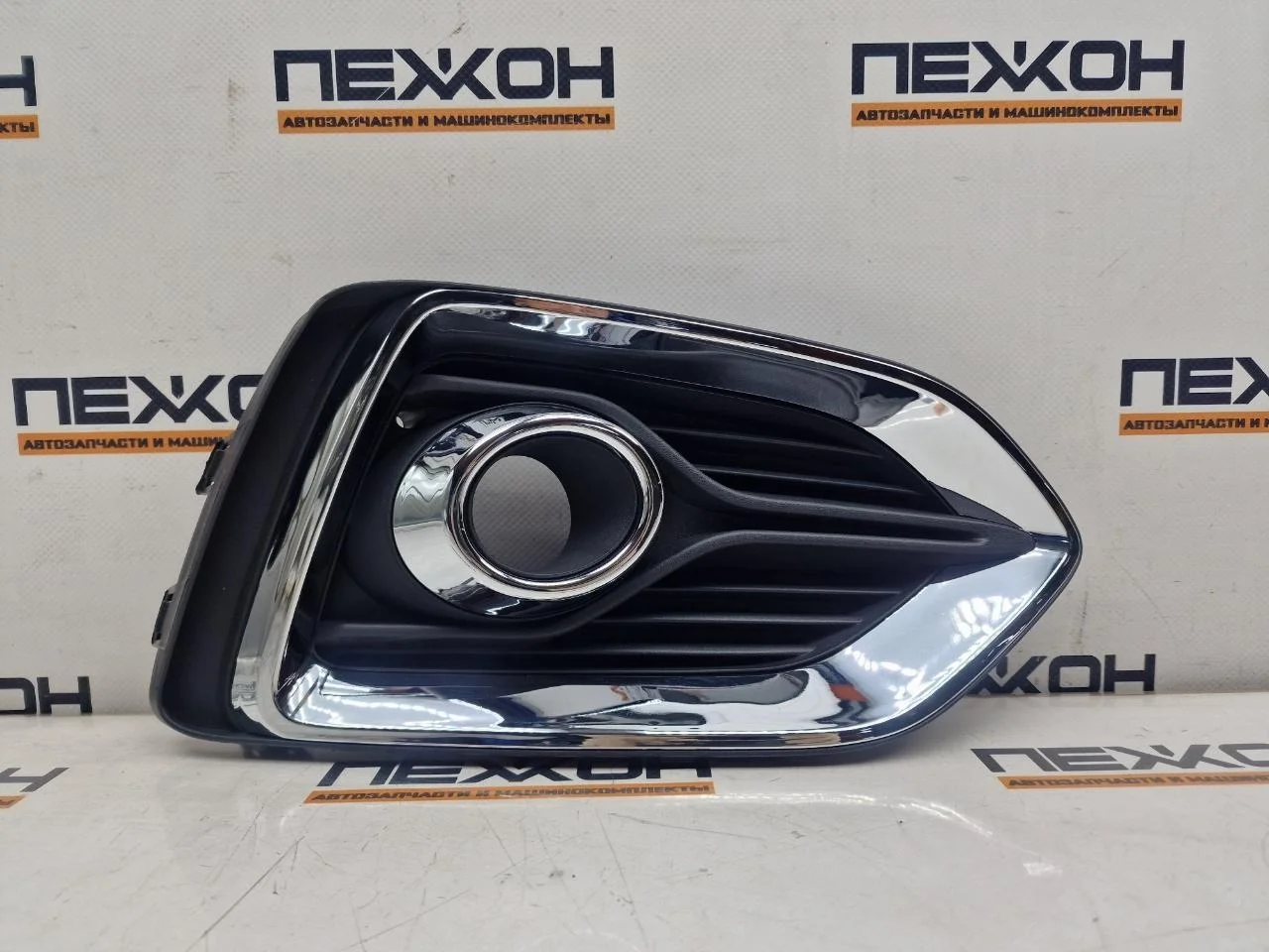 Накладка ПТФ (не оригинал) HYUNDAI SOLARIS OEM1374R 2, правая