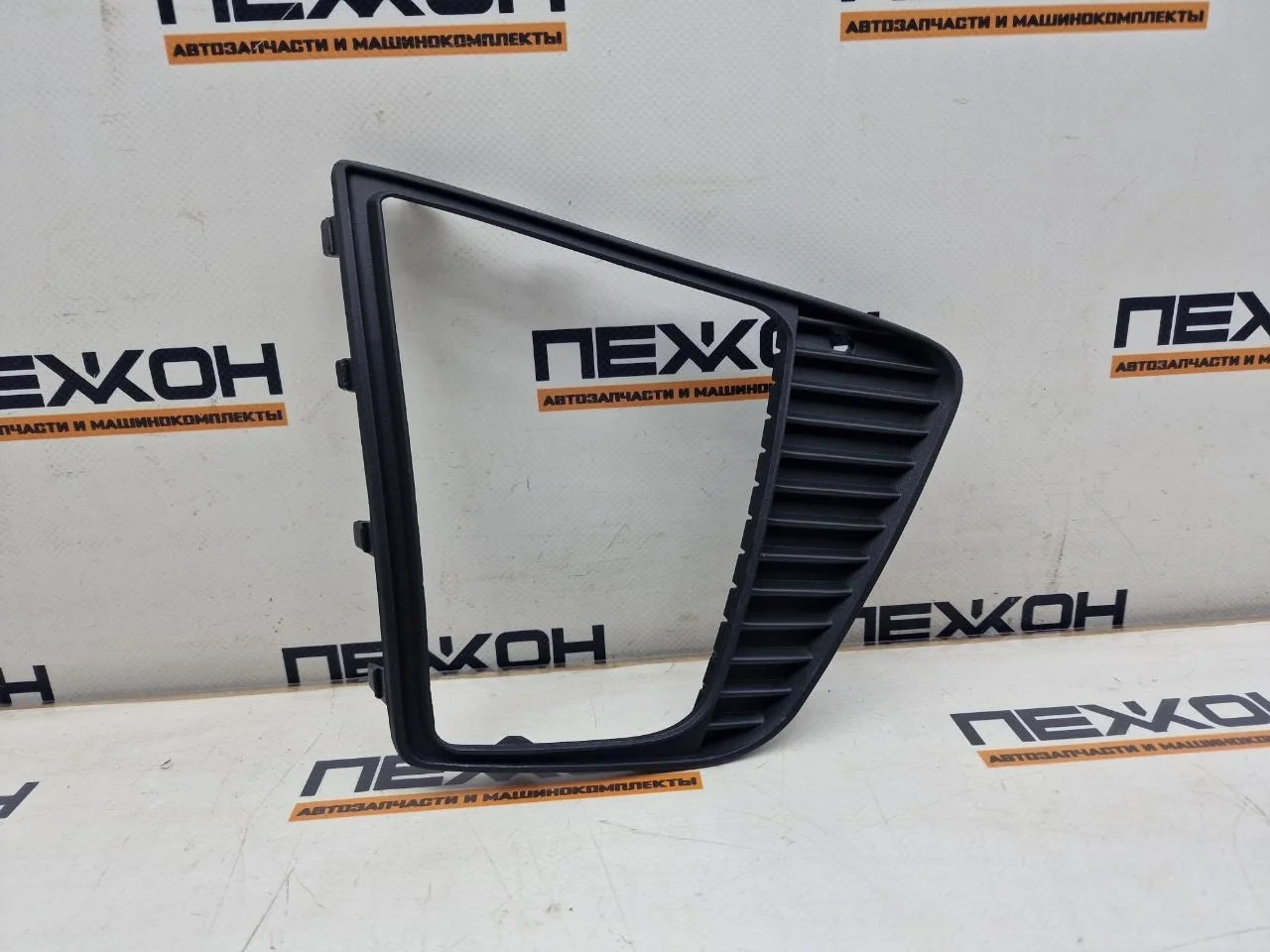 Накладка ПТФ (не оригинал) HYUNDAI CRETA STHN902191 1, правая