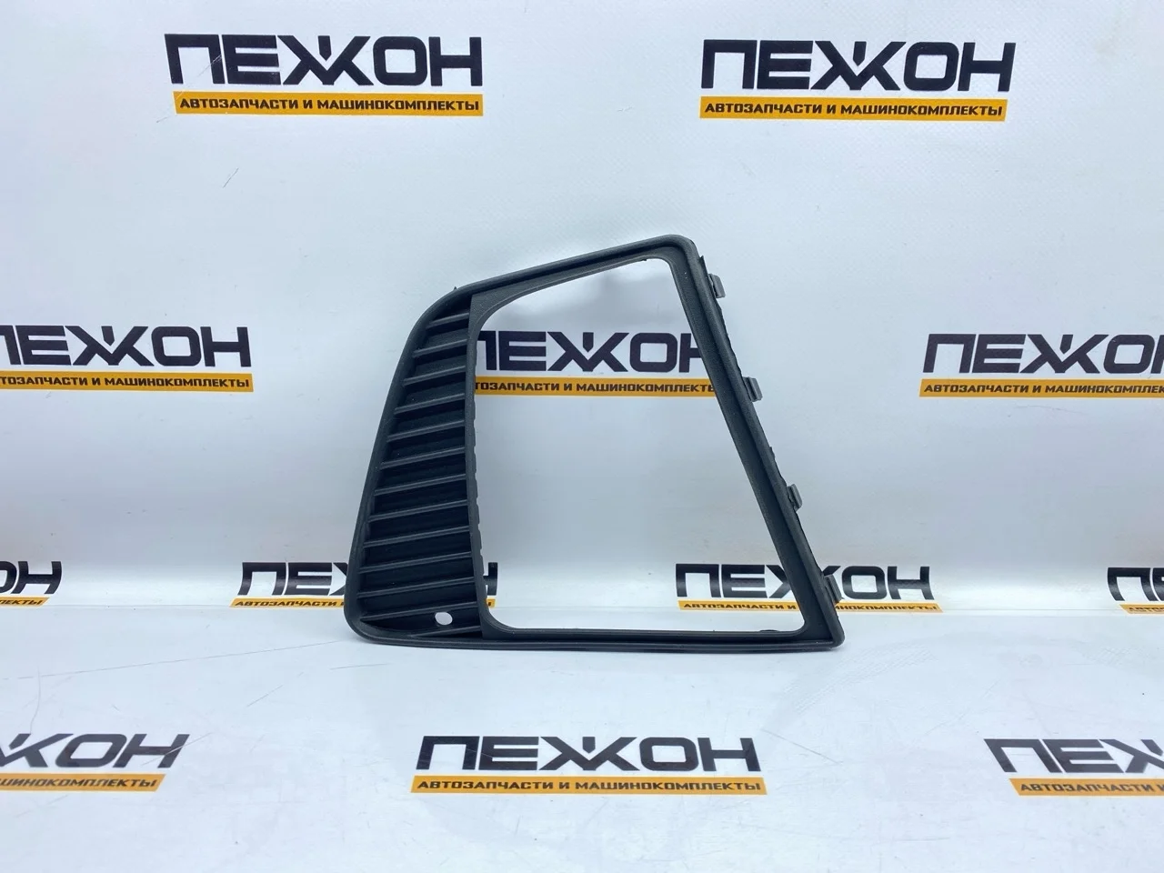 Накладка ПТФ (не оригинал) HYUNDAI CRETA JH02CRT16004R 1, правая