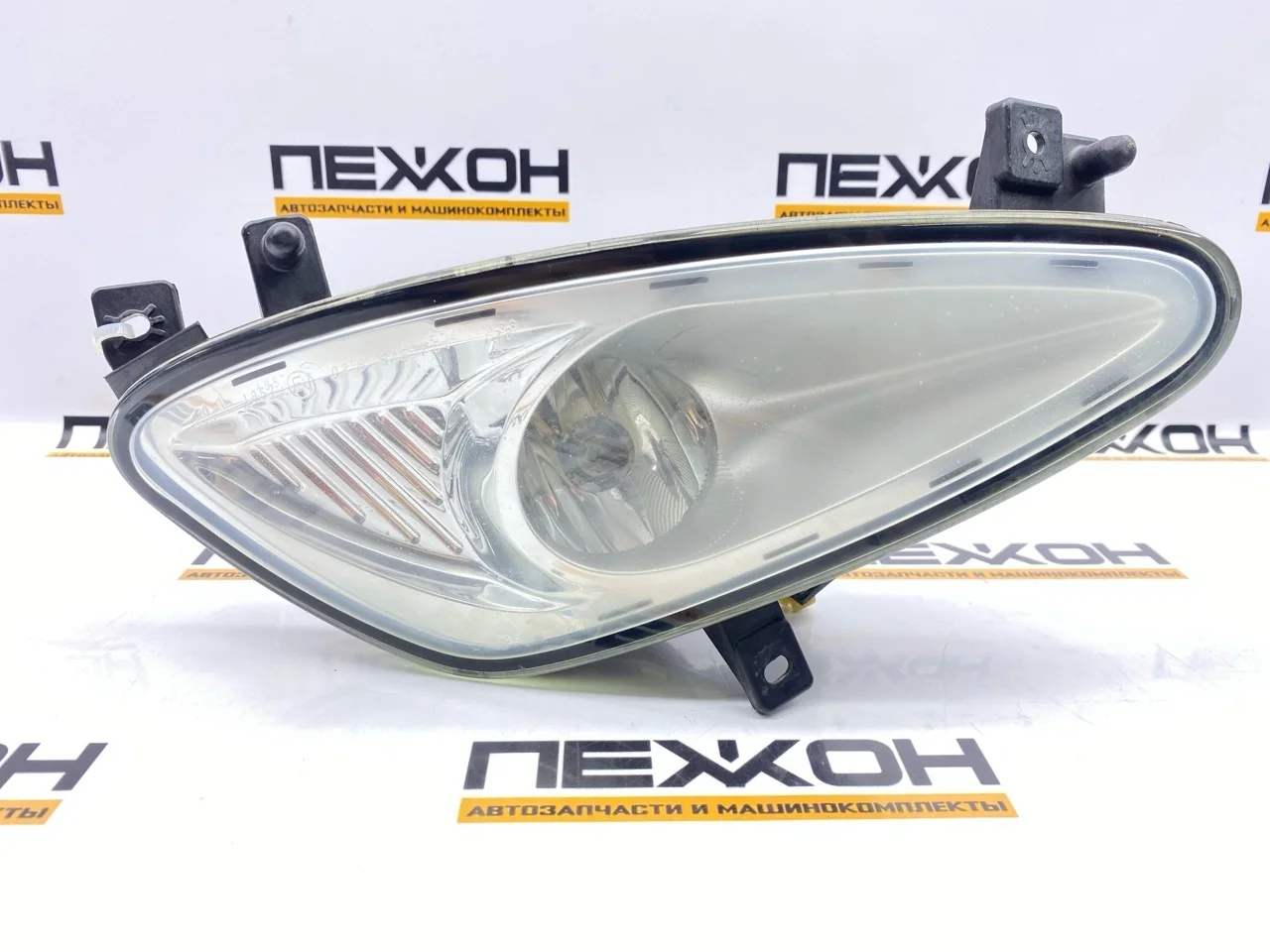 Фара противотуманная MERCEDES-BENZ S-Class 2006 A2218200256 W221 3.5 M272 (272.965), правая