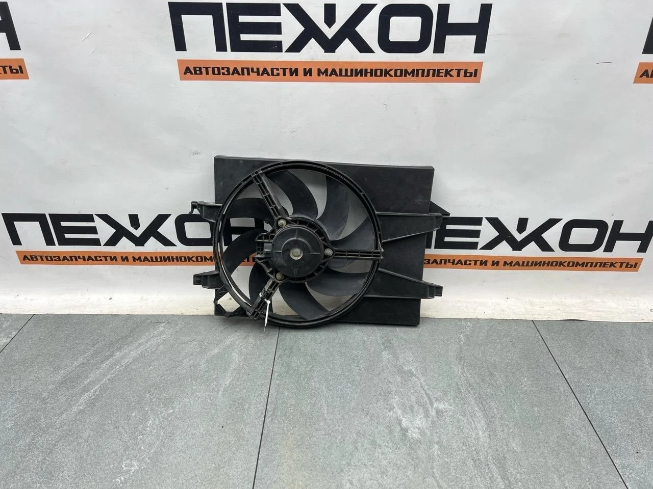 Диффузор с вентилятором FORD FUSION 2009 1494829 1.6 FYJA