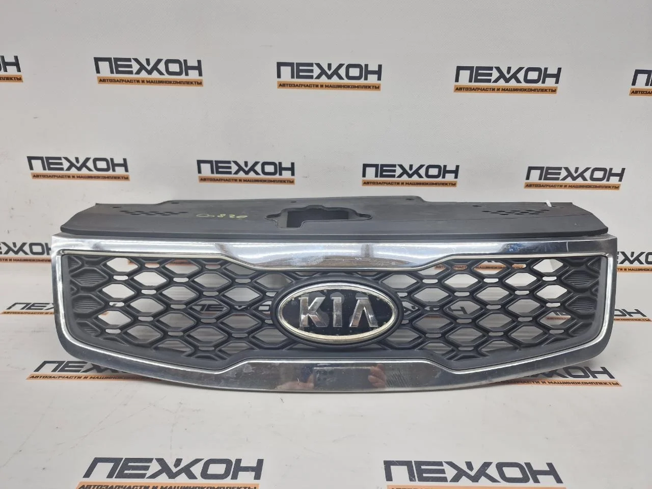 Решетка радиатора KIA RIO 2010 863601G600 2 1.4 G4EE