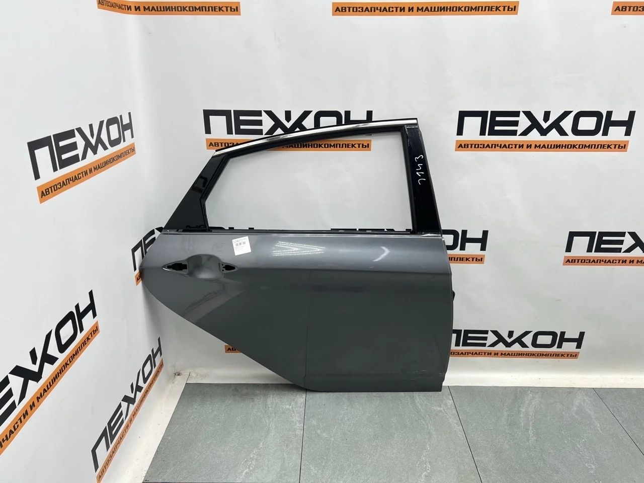 Дверь HYUNDAI i40 2013 770043Z300 VF 1.7 D4FD, задняя правая
