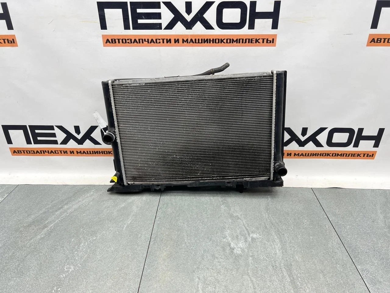 Радиатор охлаждения TOYOTA AURIS 2008 164000N060 E150 1.4 1NDTV