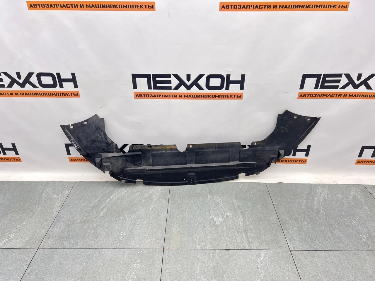 Дефлектор под бампер FORD FOCUS 2009 1521604 2 1.6 SHDA, передний