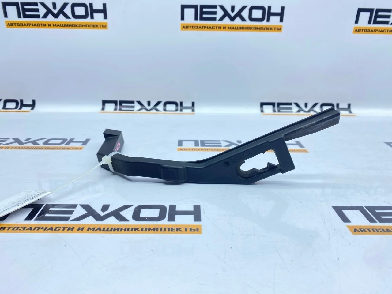 Тяга замка капота FORD FUSION 2007 1305637 1.6 FYJA