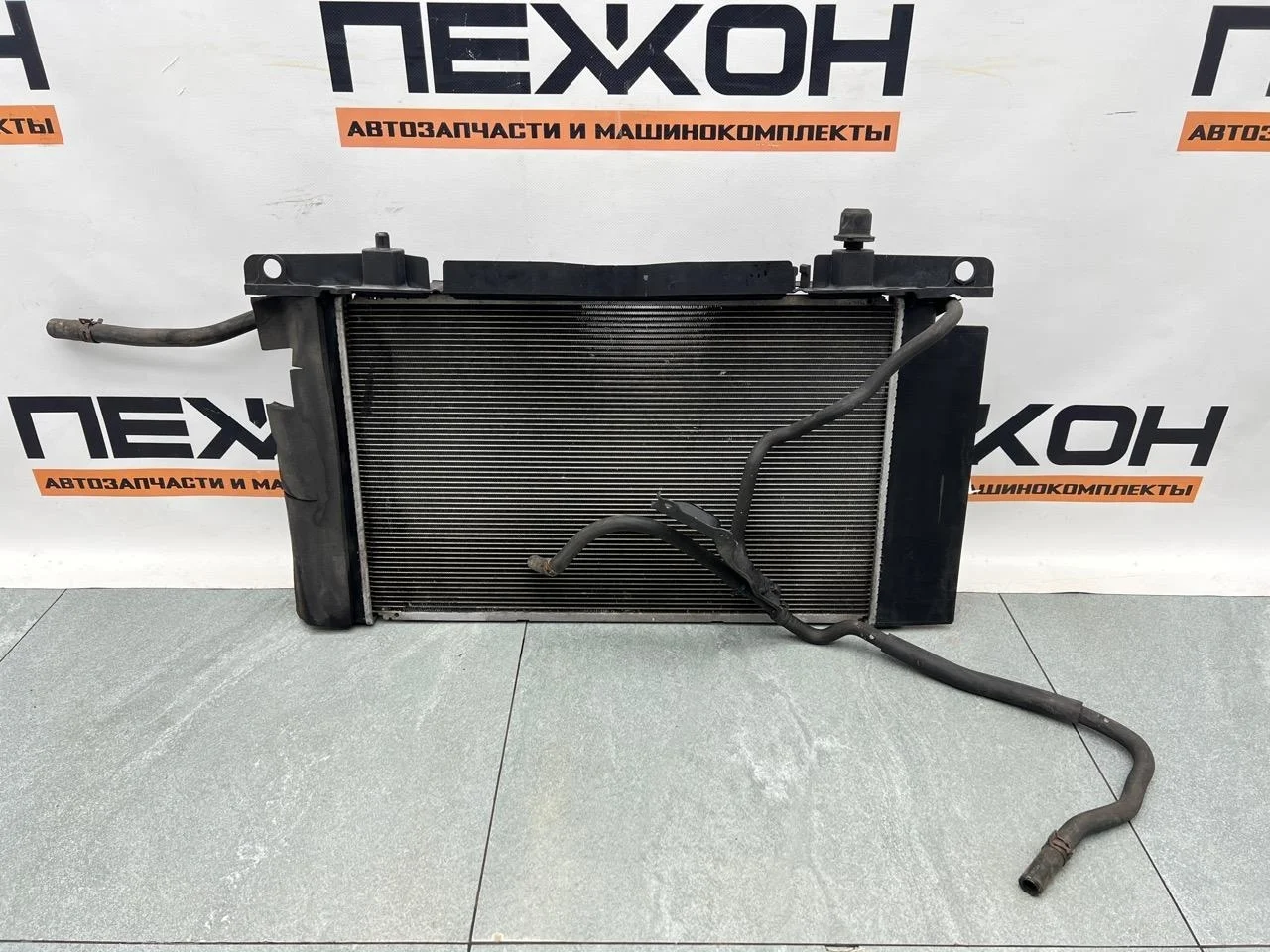 Радиатор охлаждения TOYOTA Auris 2008 164000D400 E150 1.6 1ZRFE