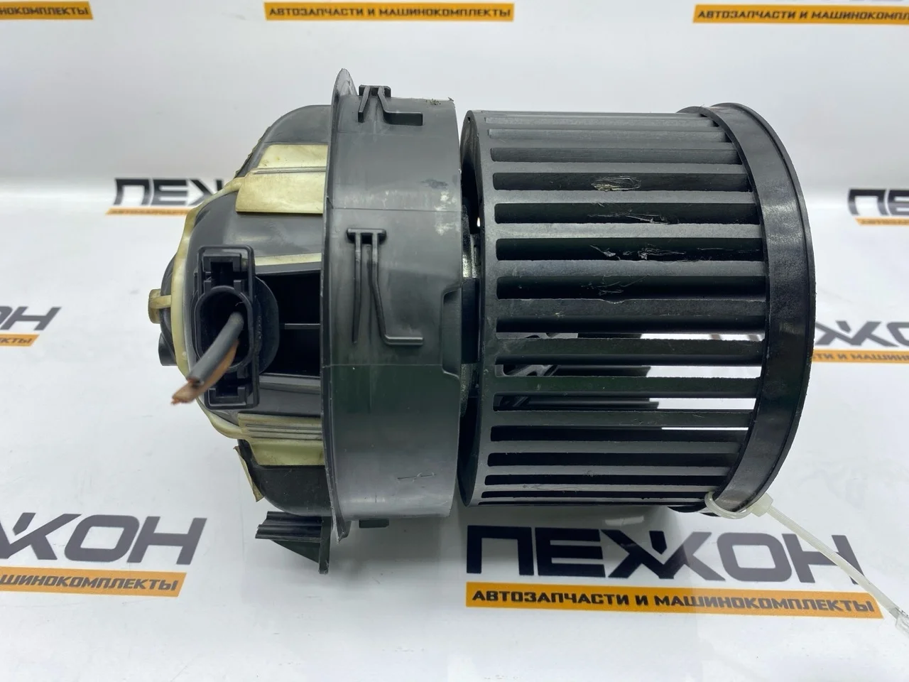 Моторчик отопителя (правый руль) PEUGEOT 308 2008 6441Z7 1 1.6 EP6DT