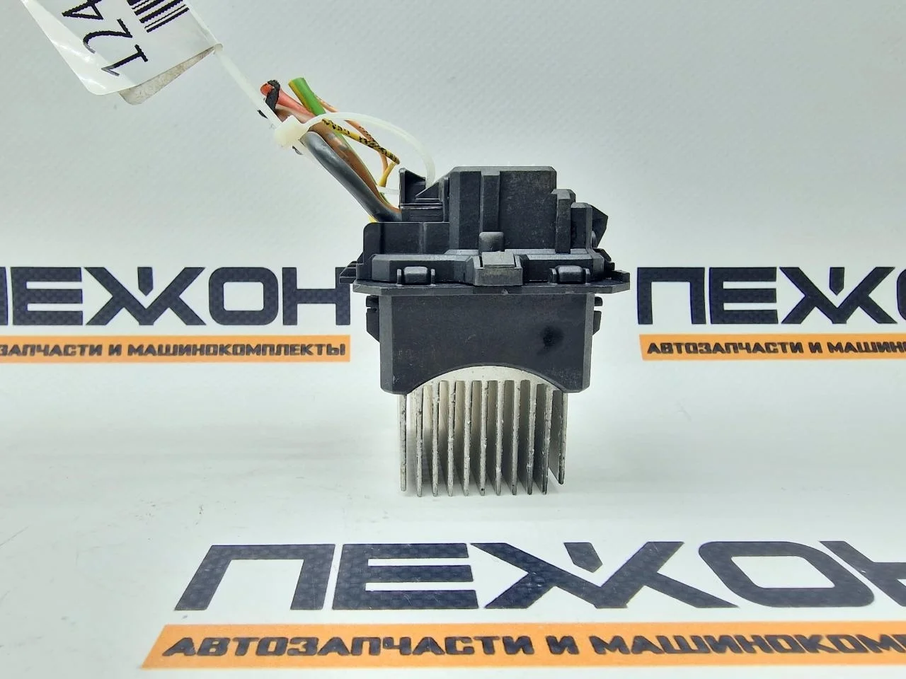 Резистор отопителя PEUGEOT 308 2008 6441AA 1 1.6 EP6DT