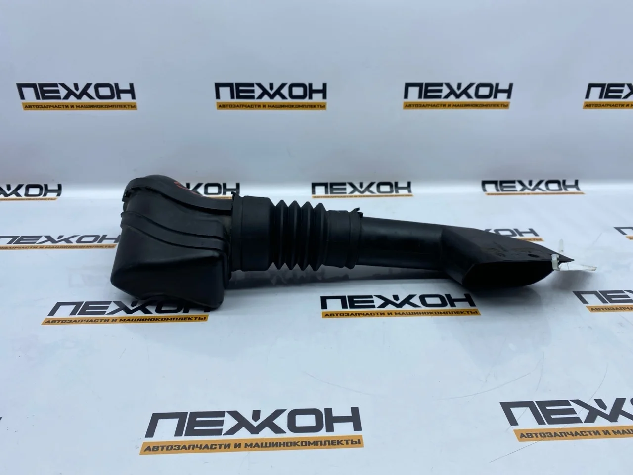 Патрубок - воздухозаборник NISSAN NOTE 2008 16554BC000 E11 1.4 CR14DE