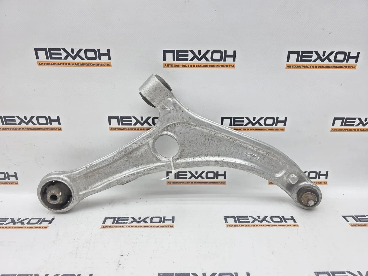 Рычаг (без шаровой) HYUNDAI i40 2013 545013Z000 VF 1.7 D4FD, передний правый