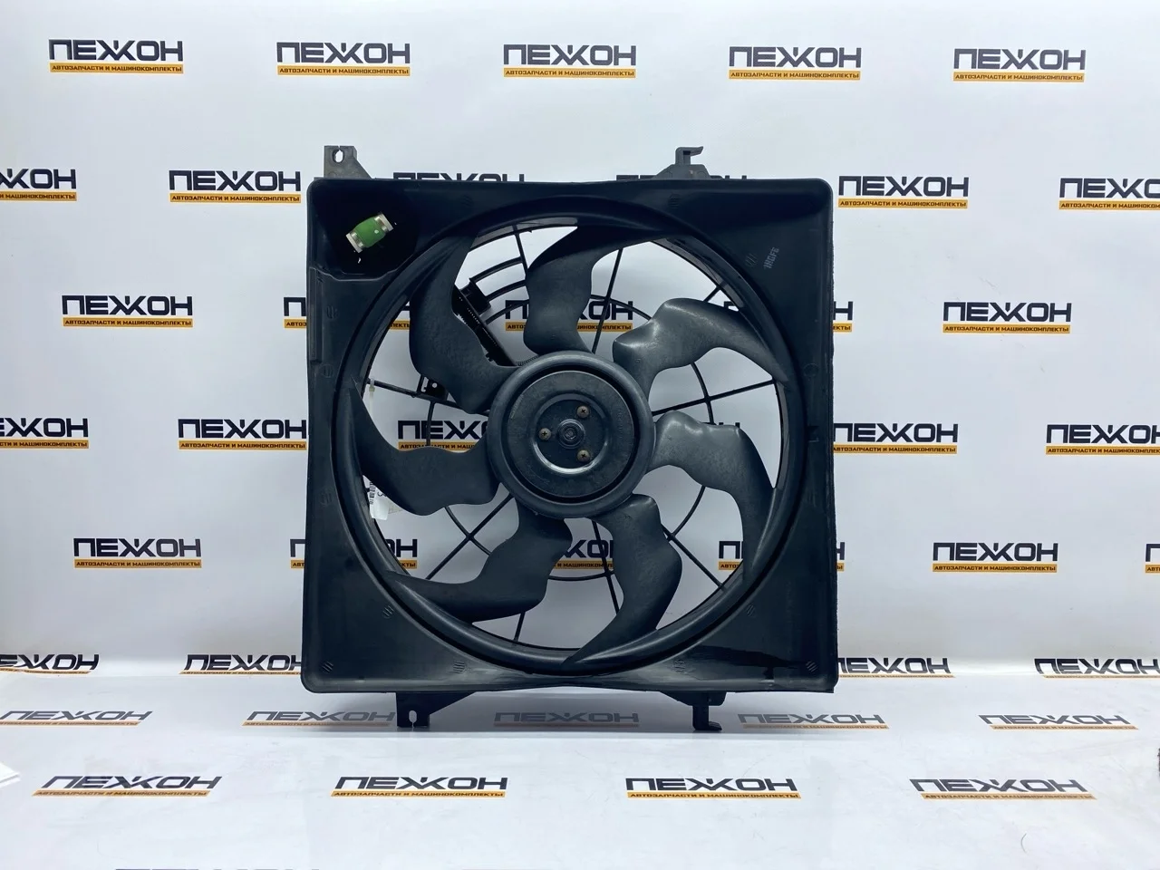 Диффузор с вентилятором HYUNDAI ix35 253802Y000 LM