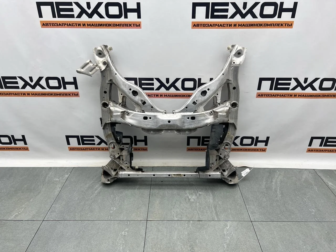 Подрамник BMW 5-SERIES 2014 31116796692 F10 2.0 N47D20, передний