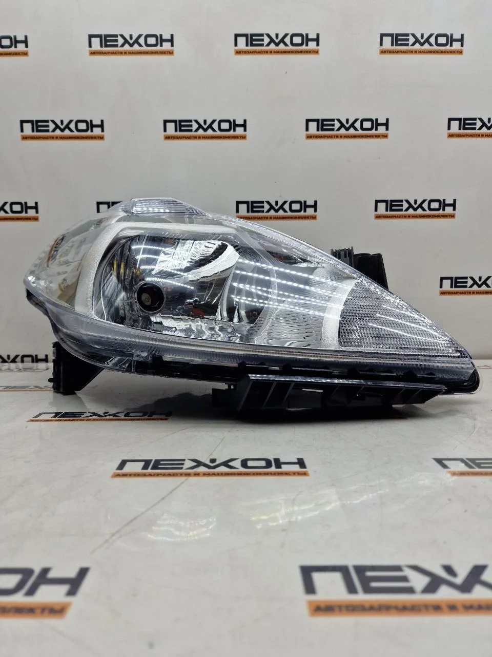 Фара (не оригинал) NISSAN TIIDA 21511C4RLDEM 1, правая