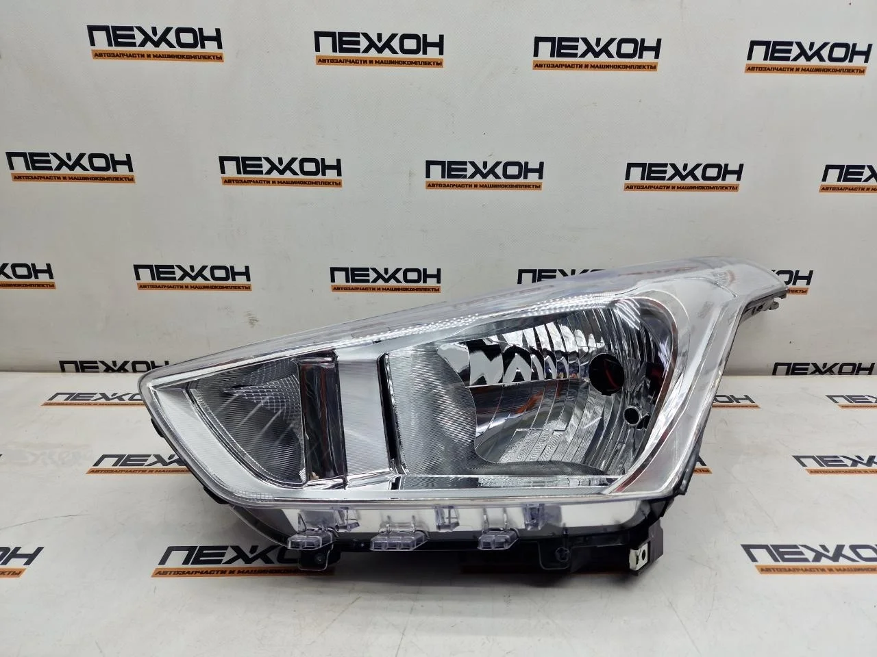 Фара (не оригинал) HYUNDAI CRETA 1211111LMLDEM1 1, левая