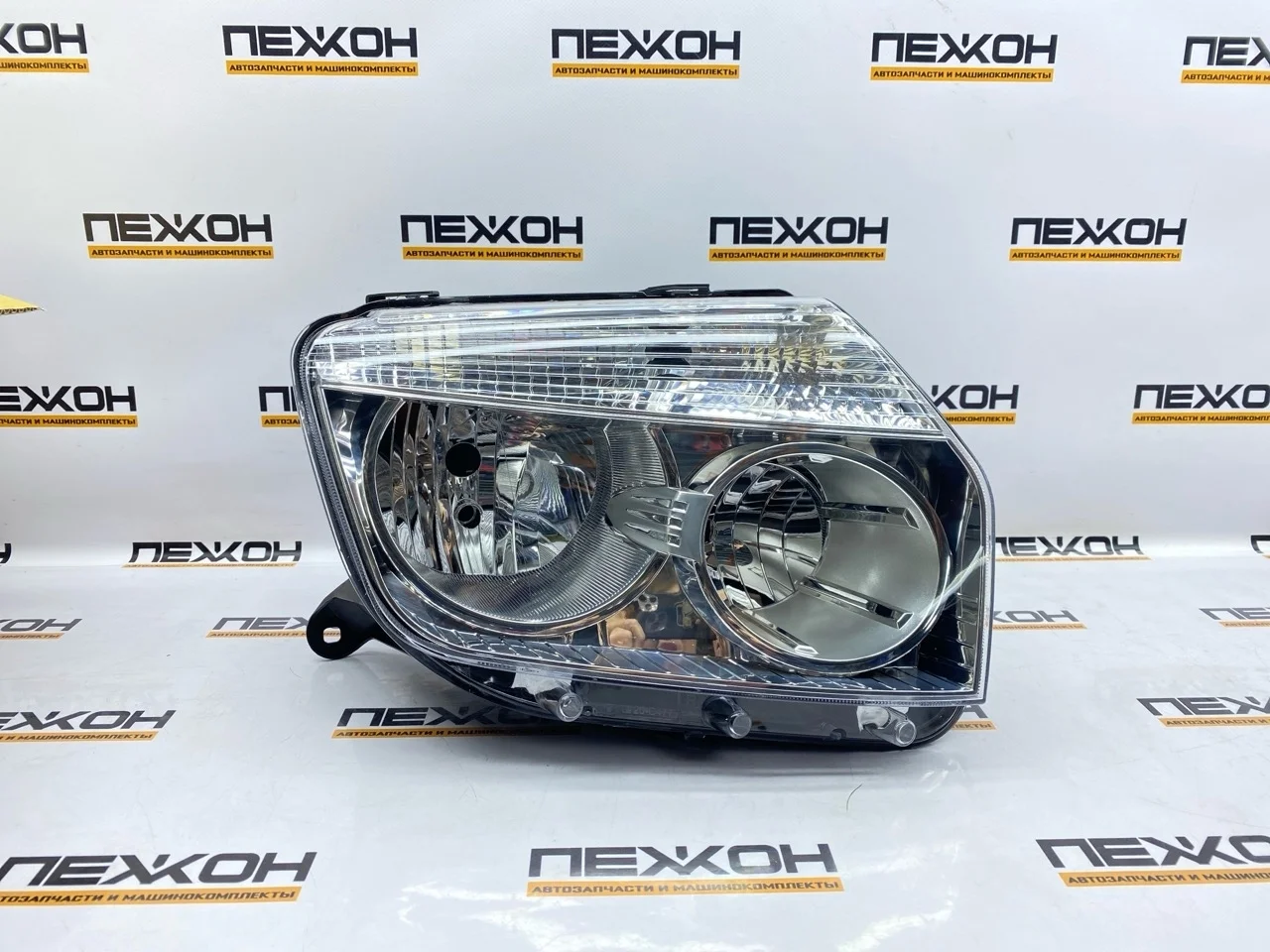 Фара (не оригинал) RENAULT DUSTER 20C477052B 1, правая