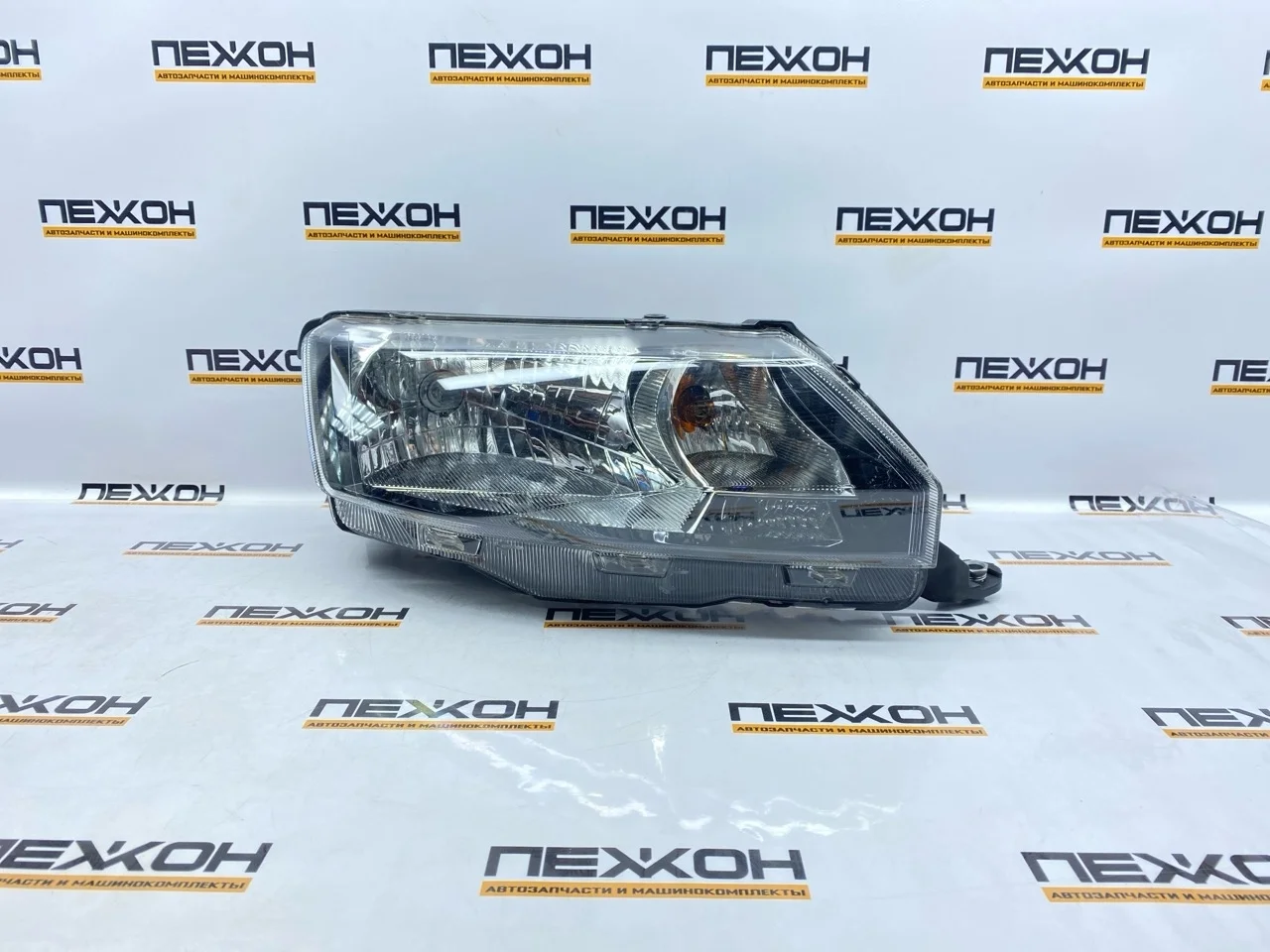 Фара (не оригинал) SKODA RAPID SKC090061R 1, правая