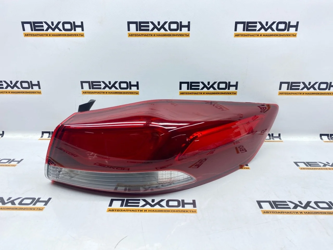 Фонарь (не оригинал) HYUNDAI ELANTRA OEM0075FONR 6, правый