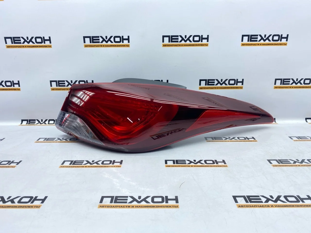 Фонарь (не оригинал) HYUNDAI ELANTRA OEM0156FONR 5, правый