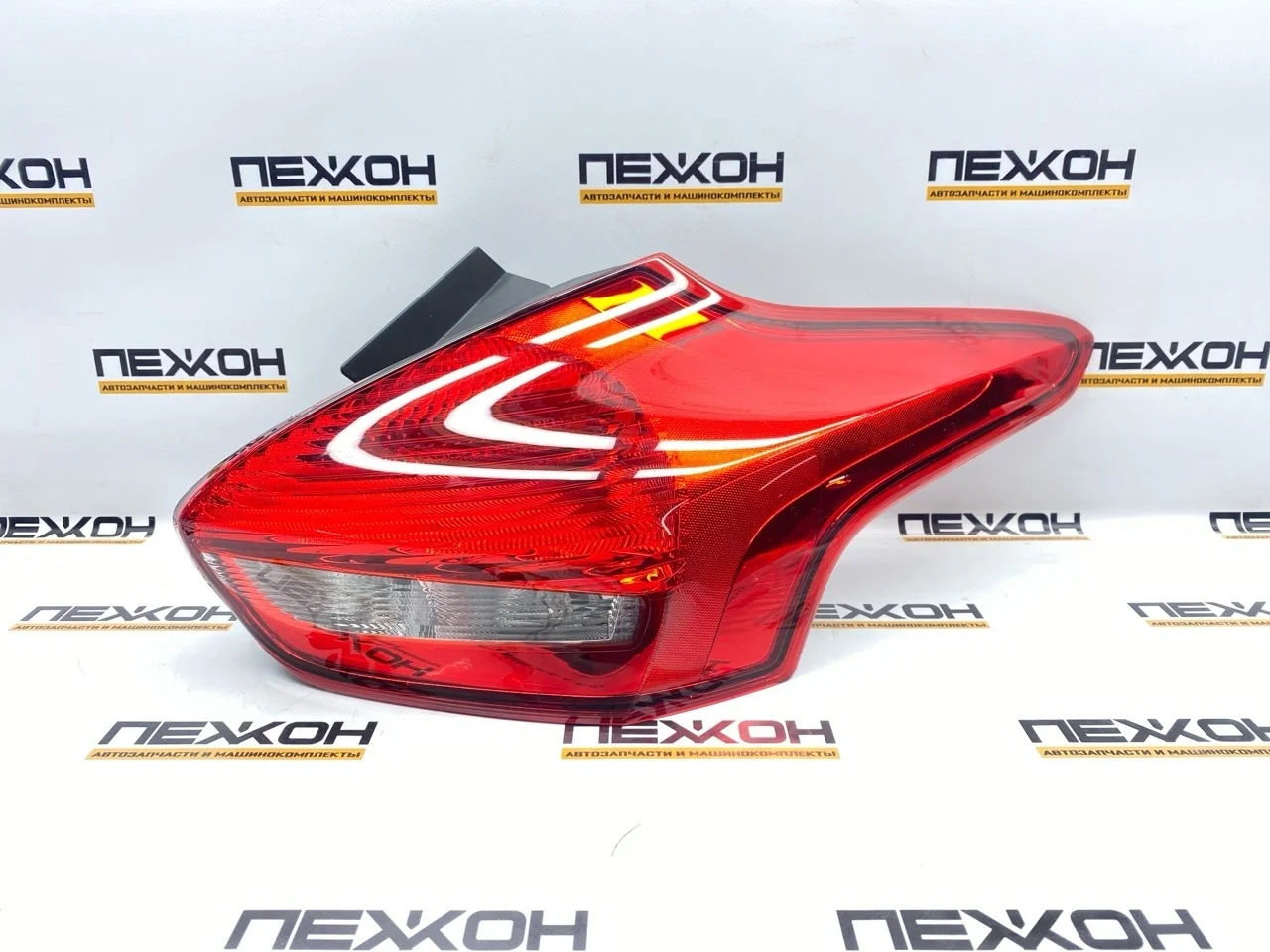 Фонарь (не оригинал) FORD FOCUS OEM0018FONR 3, правый