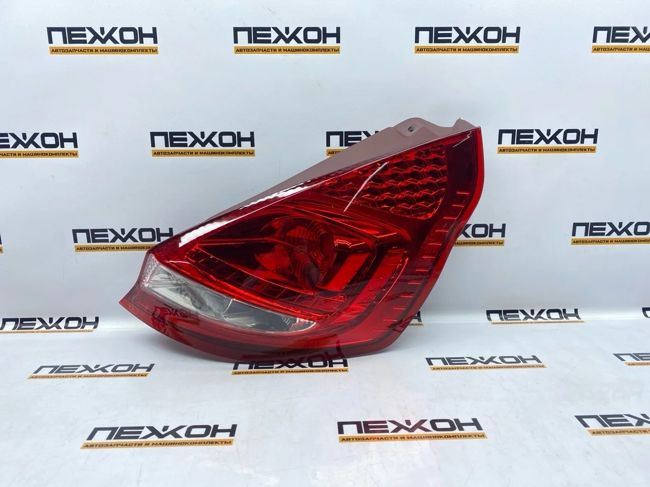 Фонарь (не оригинал) FORD FIESTA 42102320 6, правый