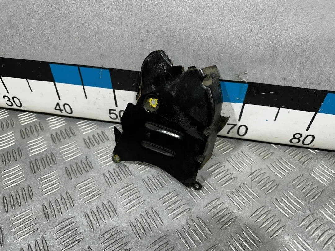 [Б/У] Кожух ремня ГРМ нижний Audi VW Skoda [Код: 00680420 ]