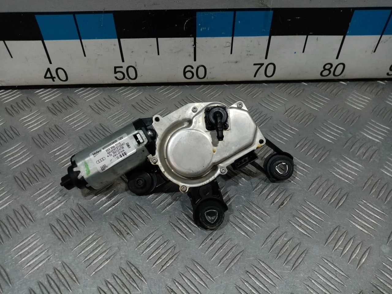 [Б/У] Моторчик стеклоочистителя задний Audi [Код: 00680513 ]