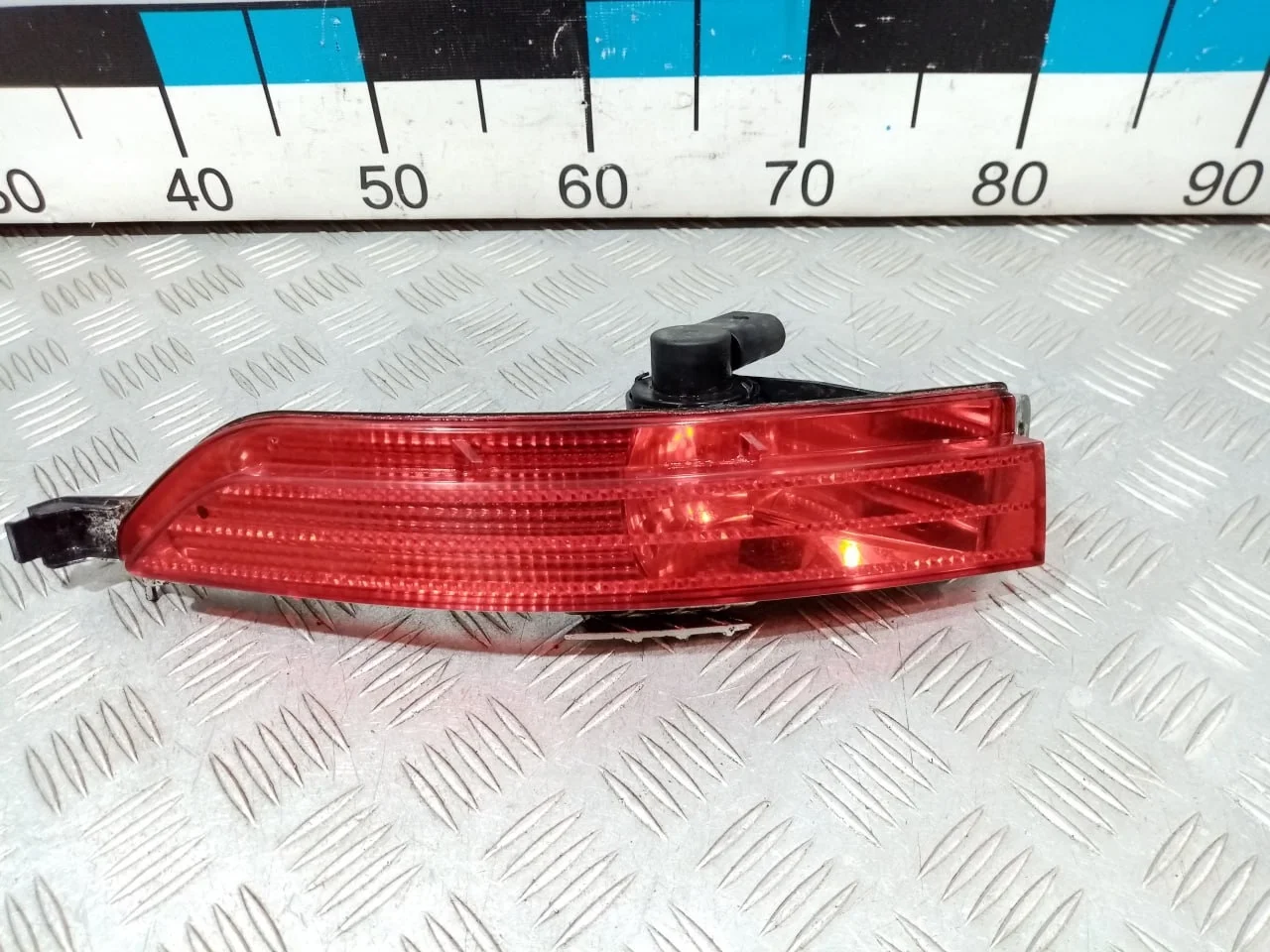 [Б/У] Фонарь задний в бампер правый VW Touareg [Код: 00682400 ]