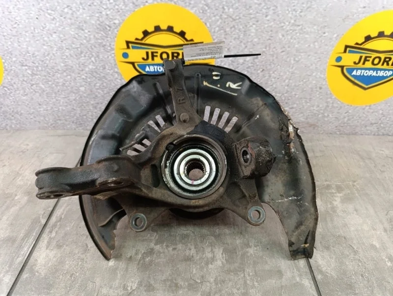 Кулак поворотный Toyota Highlander 2010 GU40