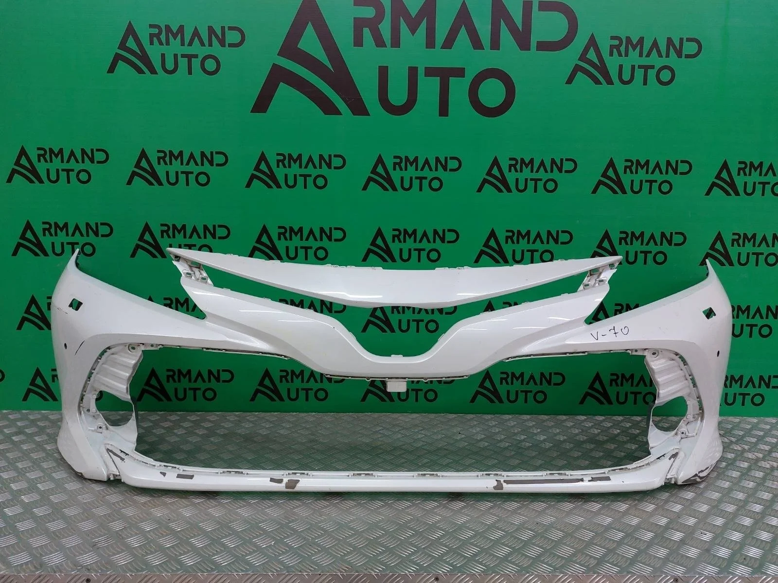 Бампер Toyota Camry 2017-2021 8 XV70