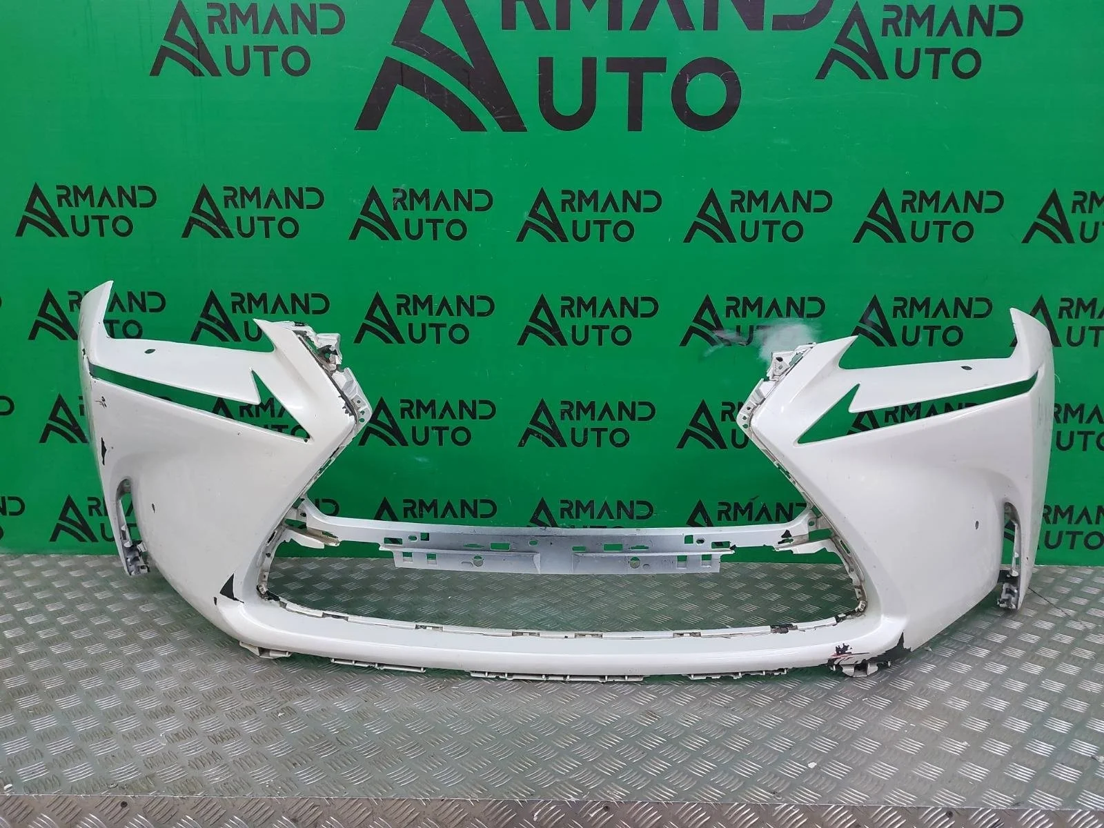 Бампер Lexus NX 2014-2017