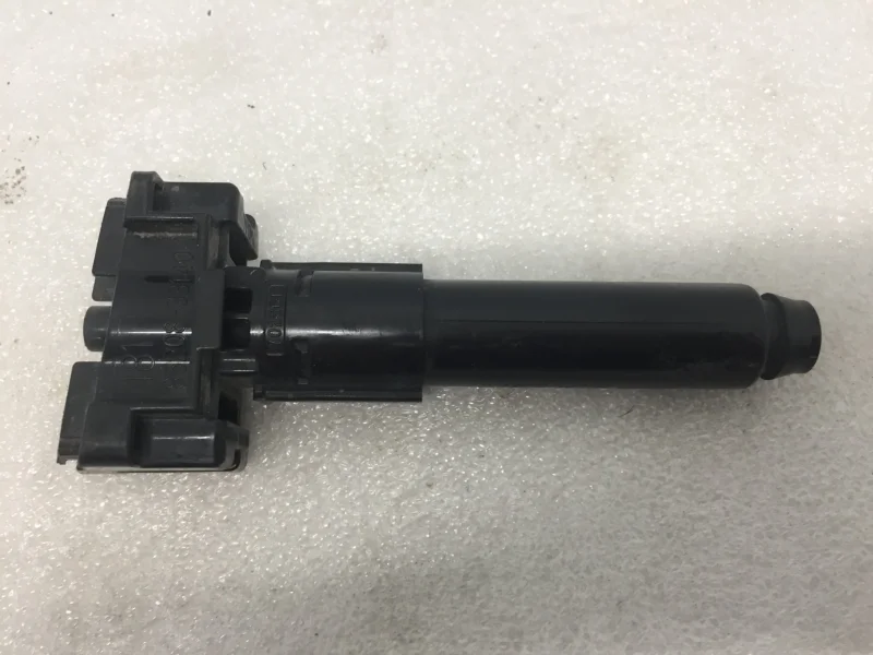 Форсунка омывателя фары Toyota Camry 2011-2018 8520833040 XV50, передняя левая