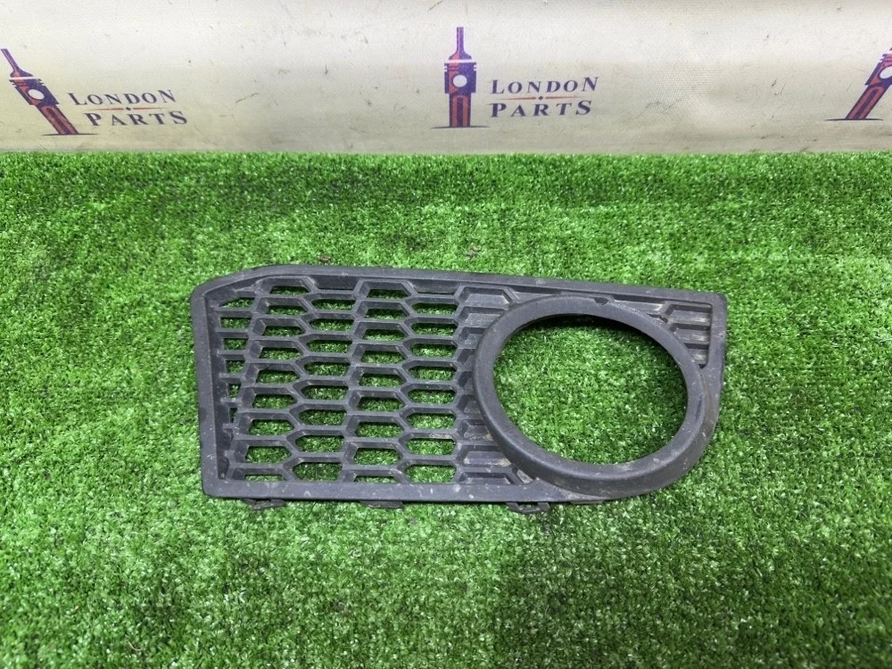 Решетка в бампер BMW F10