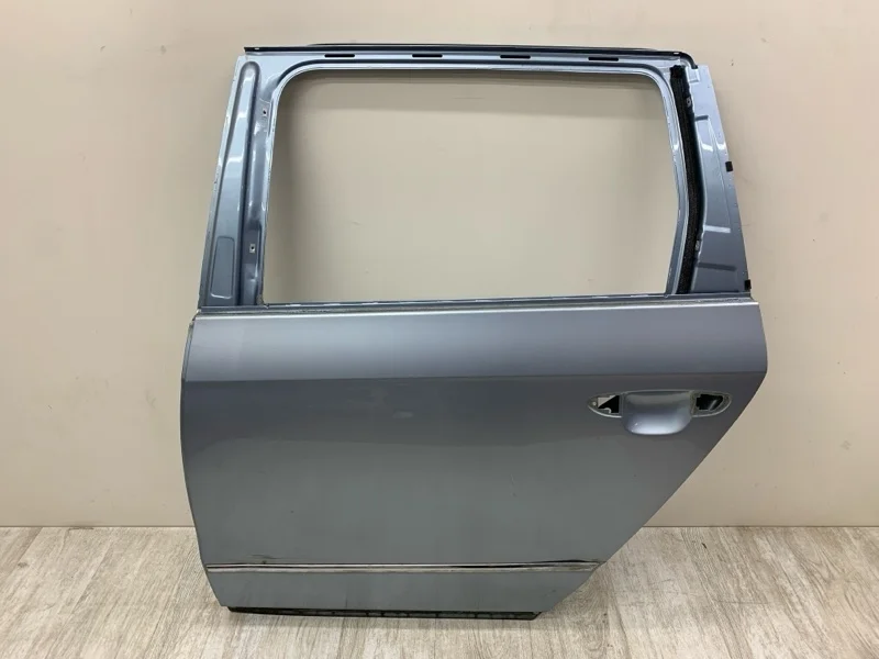 Дверь VOLKSWAGEN PASSAT B6 2006 3C9833055F УНИВЕРСАЛ BKP, задняя левая