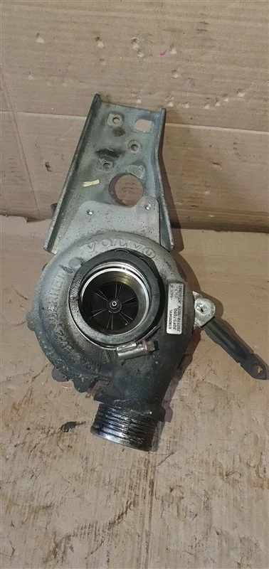 Турбокомпрессор Volvo XC90 2007 36001171 D5244T4