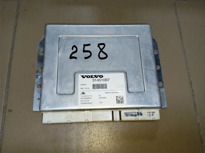 Блок управления Volvo XC90 2016 31451067 B4204T27