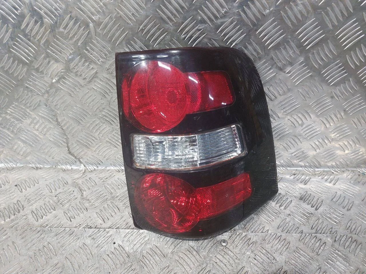 фонарь задний правый Ford Explorer 4  U251