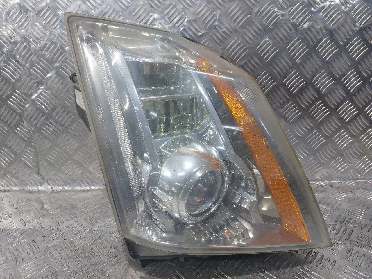 фара правая Cadillac CTS 2