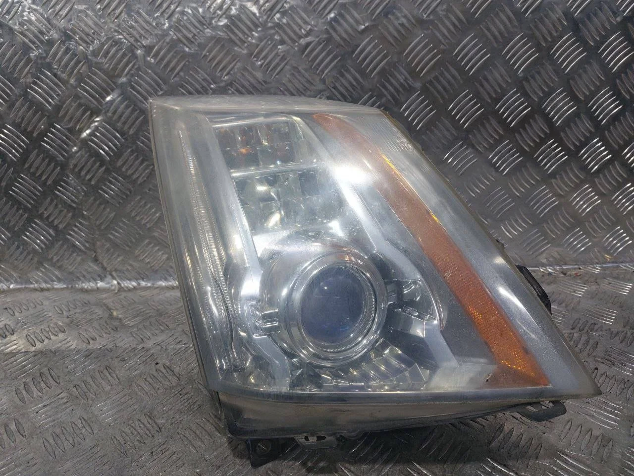 фара правая Cadillac CTS 2