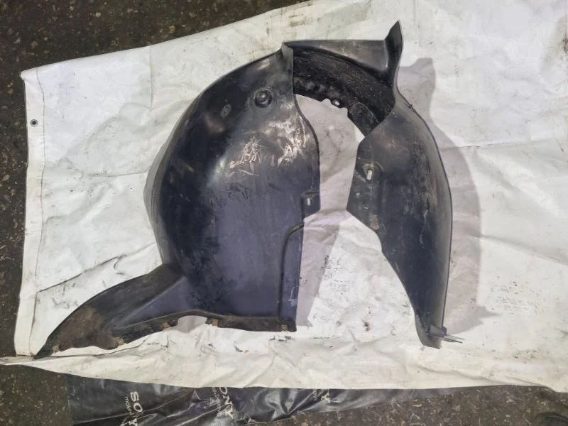 Подкрылок Volkswagen Touran 2011 1T3