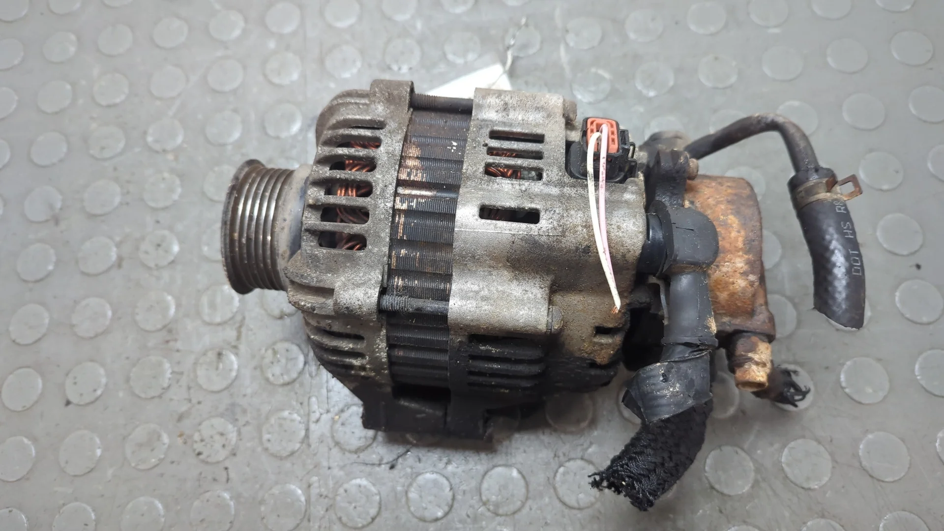 Генератор Kia Sportage 2004-2010 КПП 6-ст.мех 4х4 (МКПП) D4EA Дизель 2 л CRDi