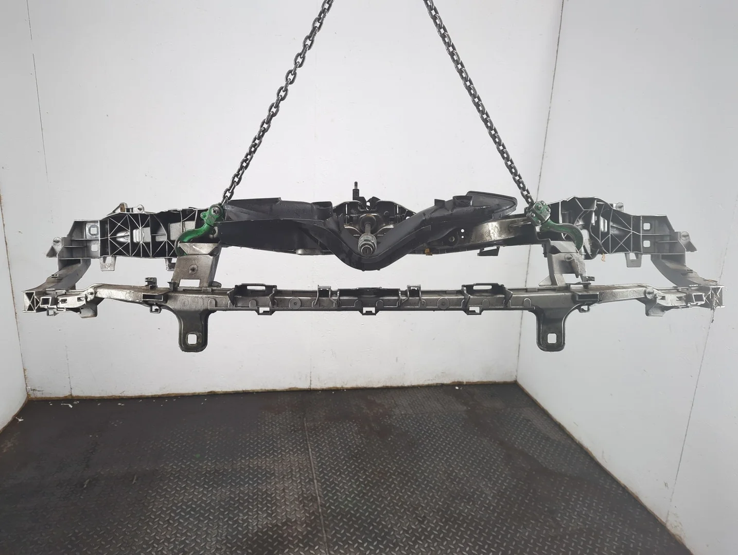 Рамка передняя (телевизор) Ford Focus 2 2008-2011 КПП 5-ст.мех.(МКПП) SHDA, SHDC Бензин 1.6 л Инжектор