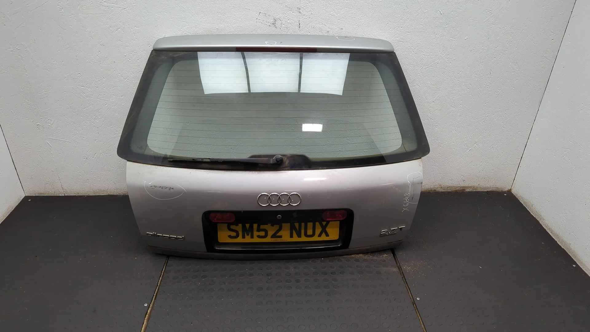 Крышка (дверь) багажника Audi A6 (C5) Allroad 2000-2006 КПП автомат 4х4 (АКПП) BES Бензин 2.7 л Турбо-инжектор