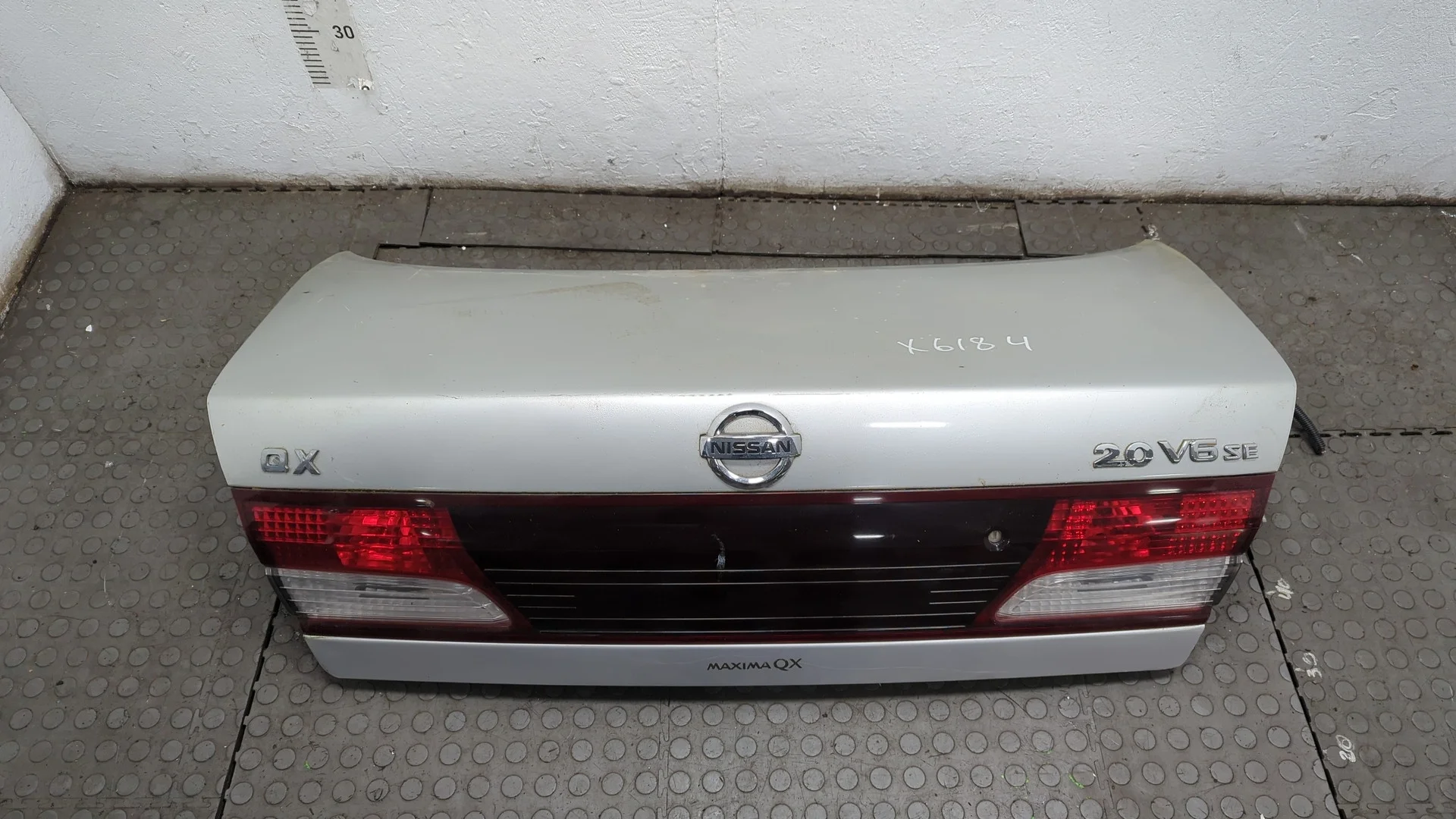 Крышка (дверь) багажника Nissan Maxima A32 QX 1994-2000 КПП автомат (АКПП) VQ20DE Бензин 2 л Инжектор