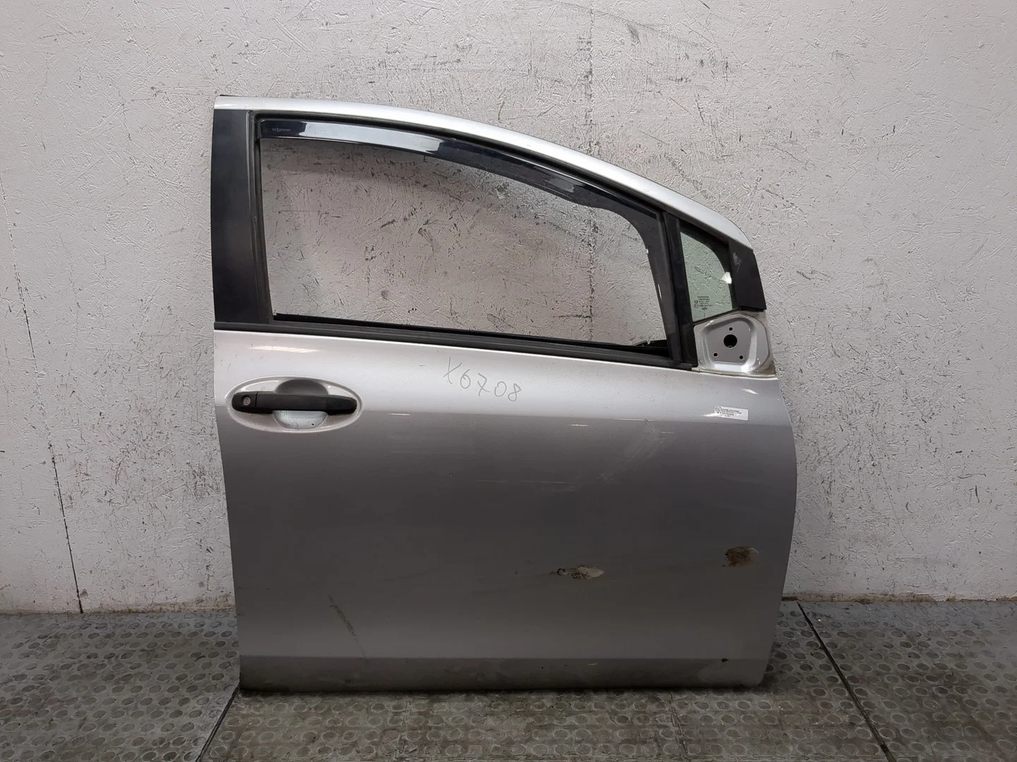 Дверь боковая (легковая) Toyota Yaris 2005-2011 КПП 6-ст.мех.(МКПП) 1KRFE Бензин 1 л Инжектор
