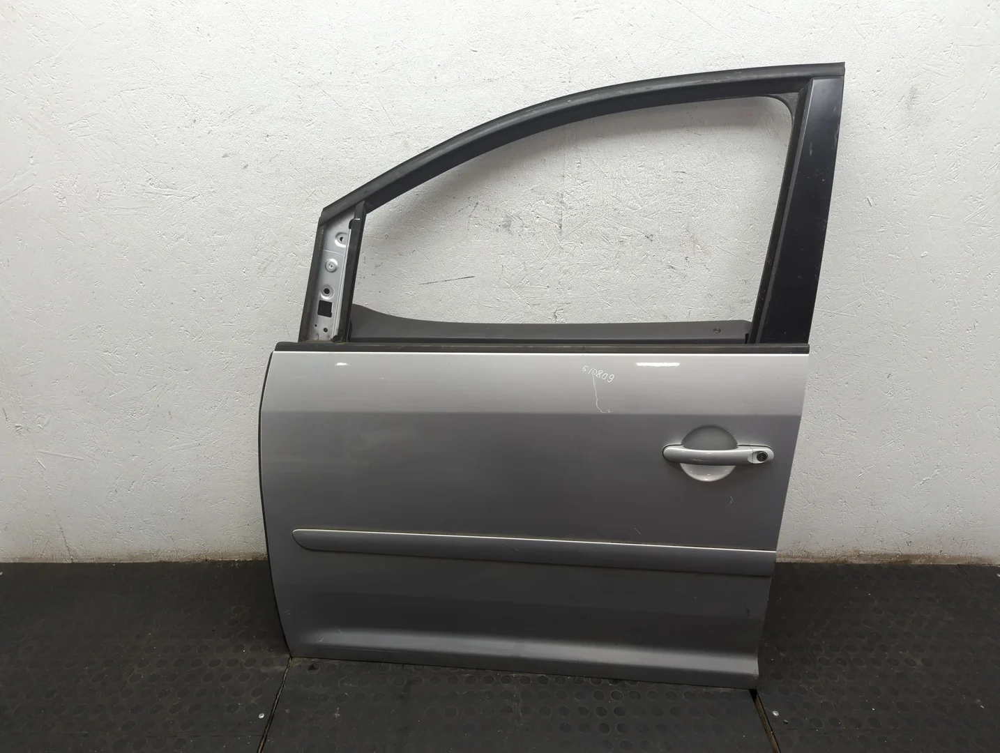 Дверь боковая (легковая) Volkswagen Touran 2003-2006 КПП 6-ст.мех.(МКПП) BLX Бензин 2 л FSI