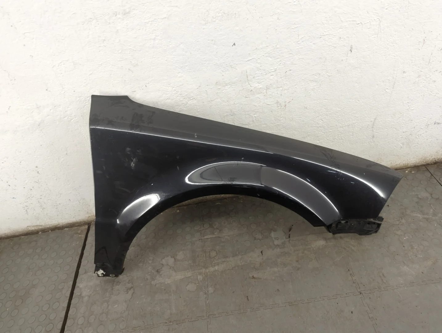 Крыло Volkswagen Passat 5 2000-2005 КПП 5-ст.мех.(МКПП) AWT Бензин 1.8 л Турбо-инжектор