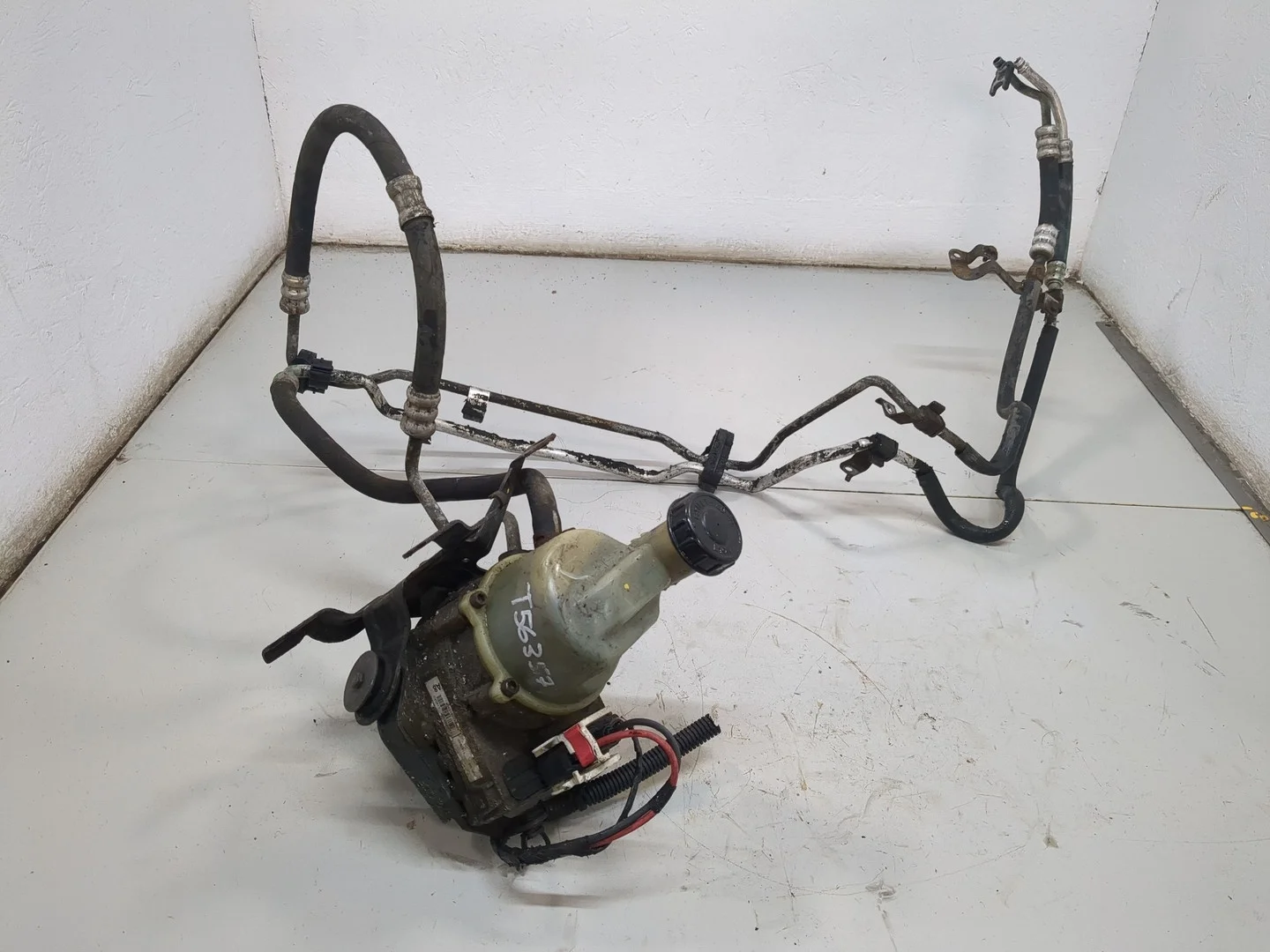 Насос электрический усилителя руля Dacia Logan 2012-2016 КПП 5-ст.мех.(МКПП) K9K 612 Дизель 1.5 л