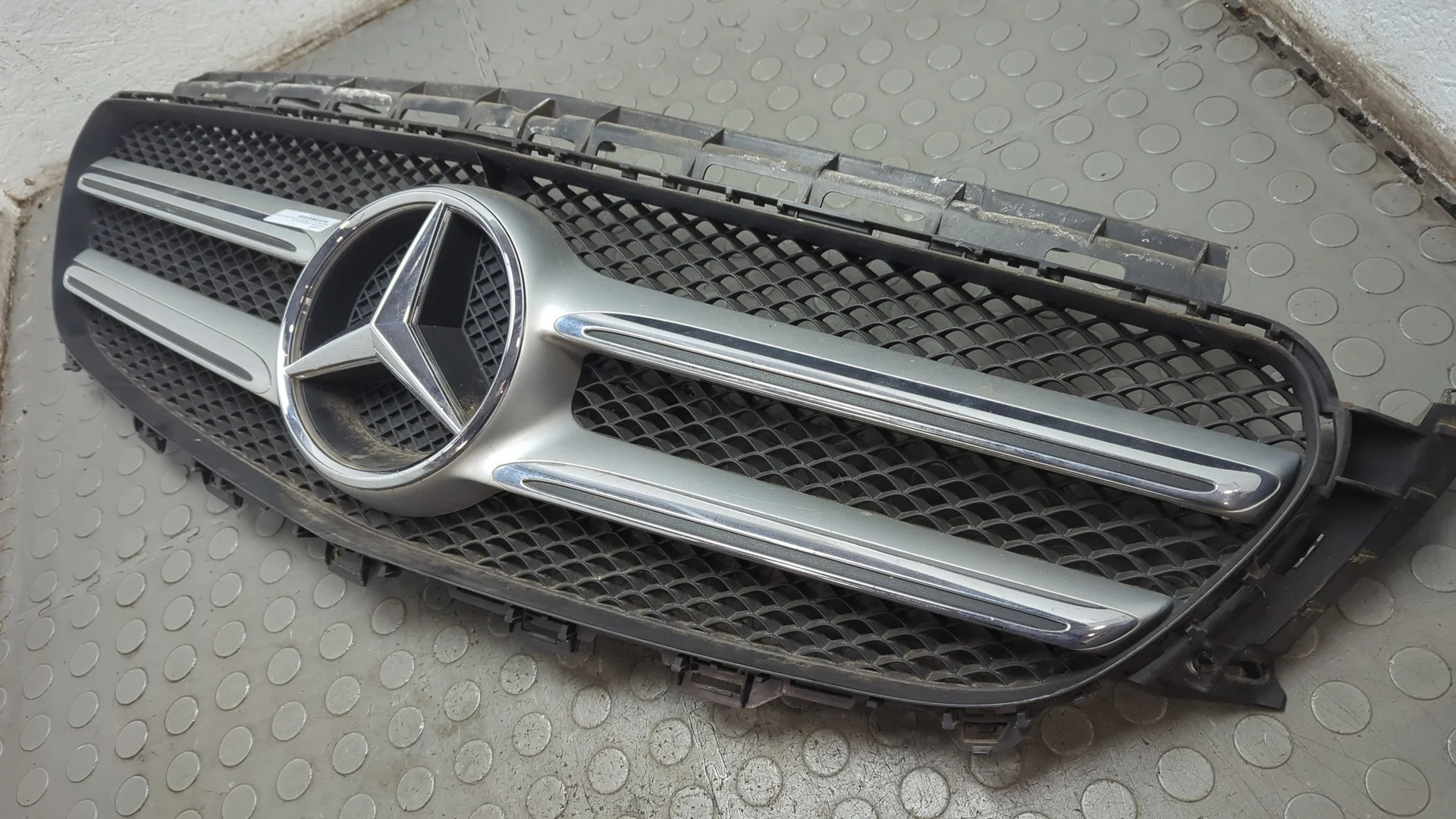 Решетка радиатора Mercedes-Benz E W213 2016-2023 КПП автомат 4х4 (АКПП) M 274.920 Бензин 2 л Турбо-инжектор