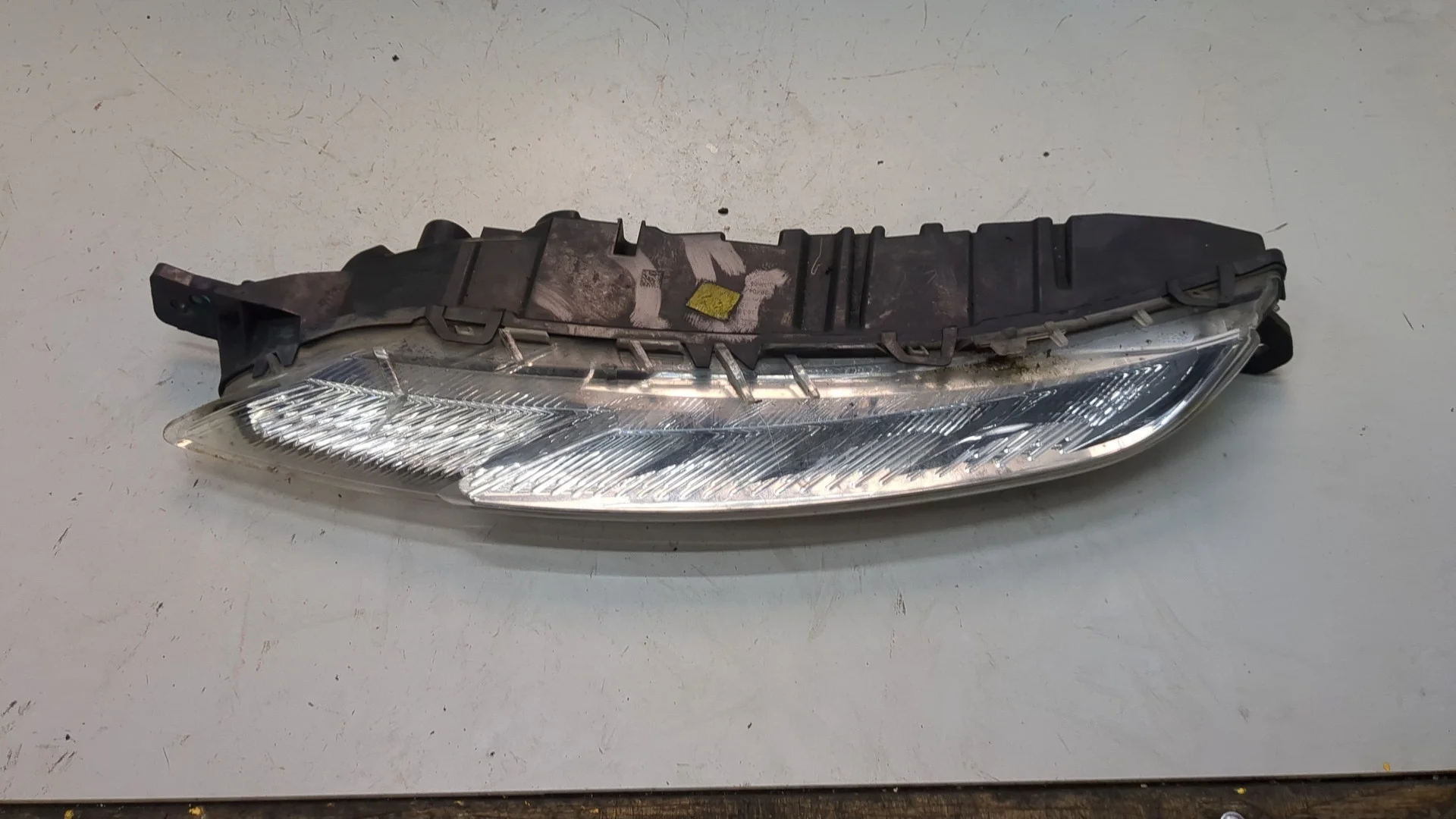 Дневные ходовые огни Citroen C4 Picasso 2013-2018 КПП 6-ст.мех.(МКПП) 9HC Дизель 1.6 л HDI